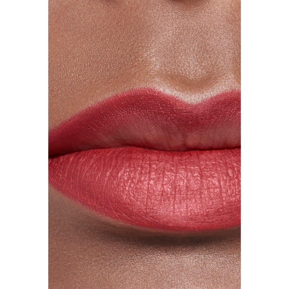 L&Aacute;PIZ CONTORNO DE LABIOS DE LARGA DURACI&Oacute;N